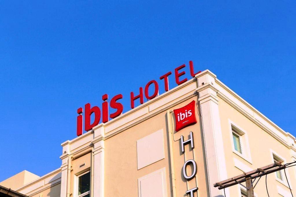 Ibis Vientiane Nam Phu Hotel Exterior photo