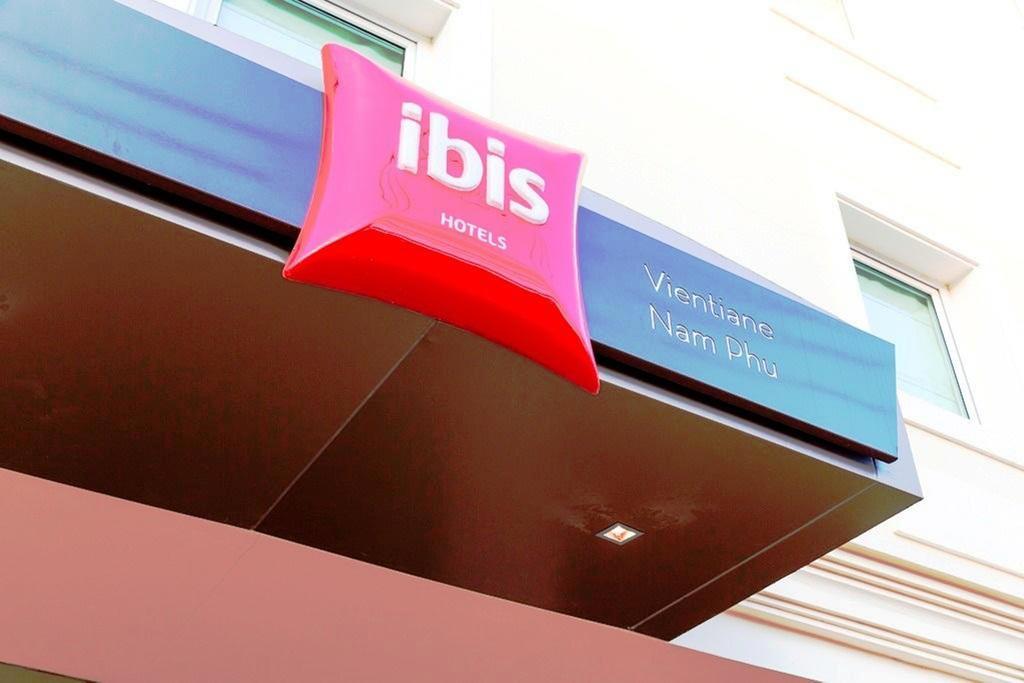 Ibis Vientiane Nam Phu Hotel Exterior photo