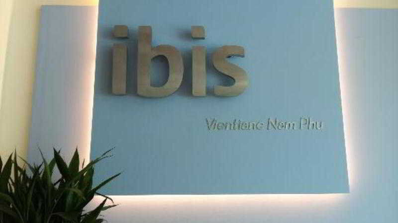 Ibis Vientiane Nam Phu Hotel Exterior photo